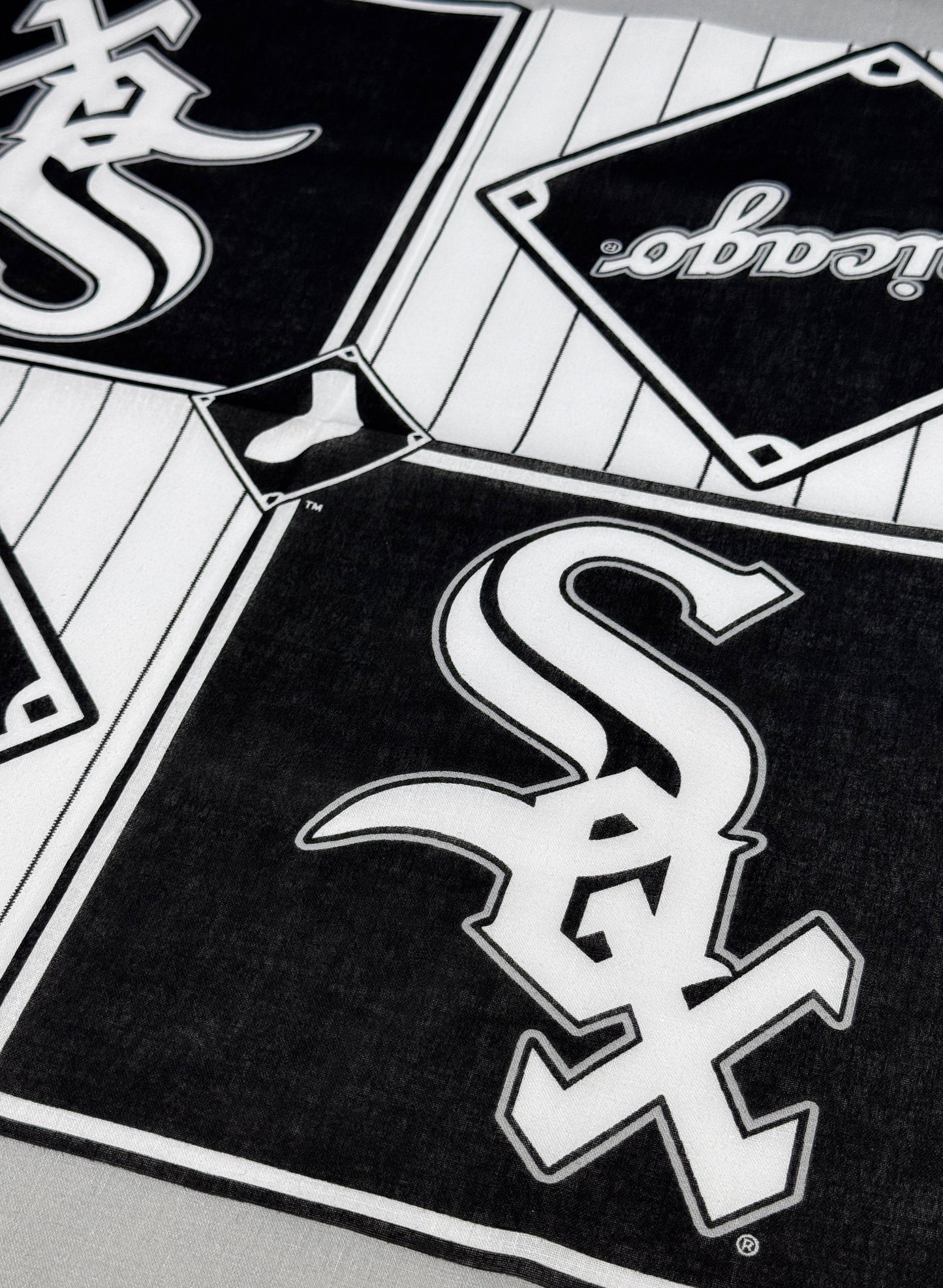 (SUP-751) DEADSTOCK 1995 MLB CHICAGO WHITE SOX BANDANA