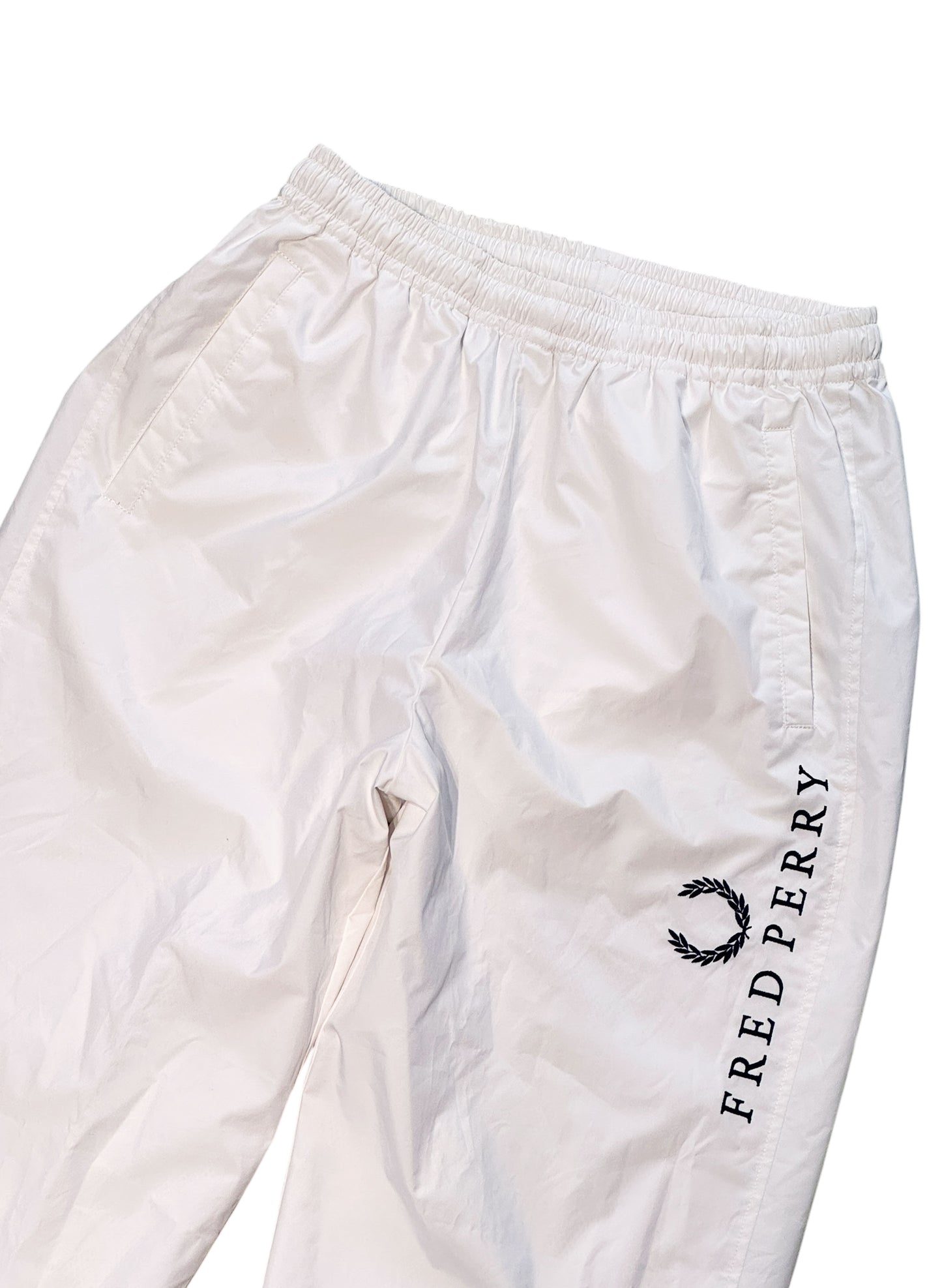 (SUP-569) FRED PERRY NYLON PANTS - WHITE