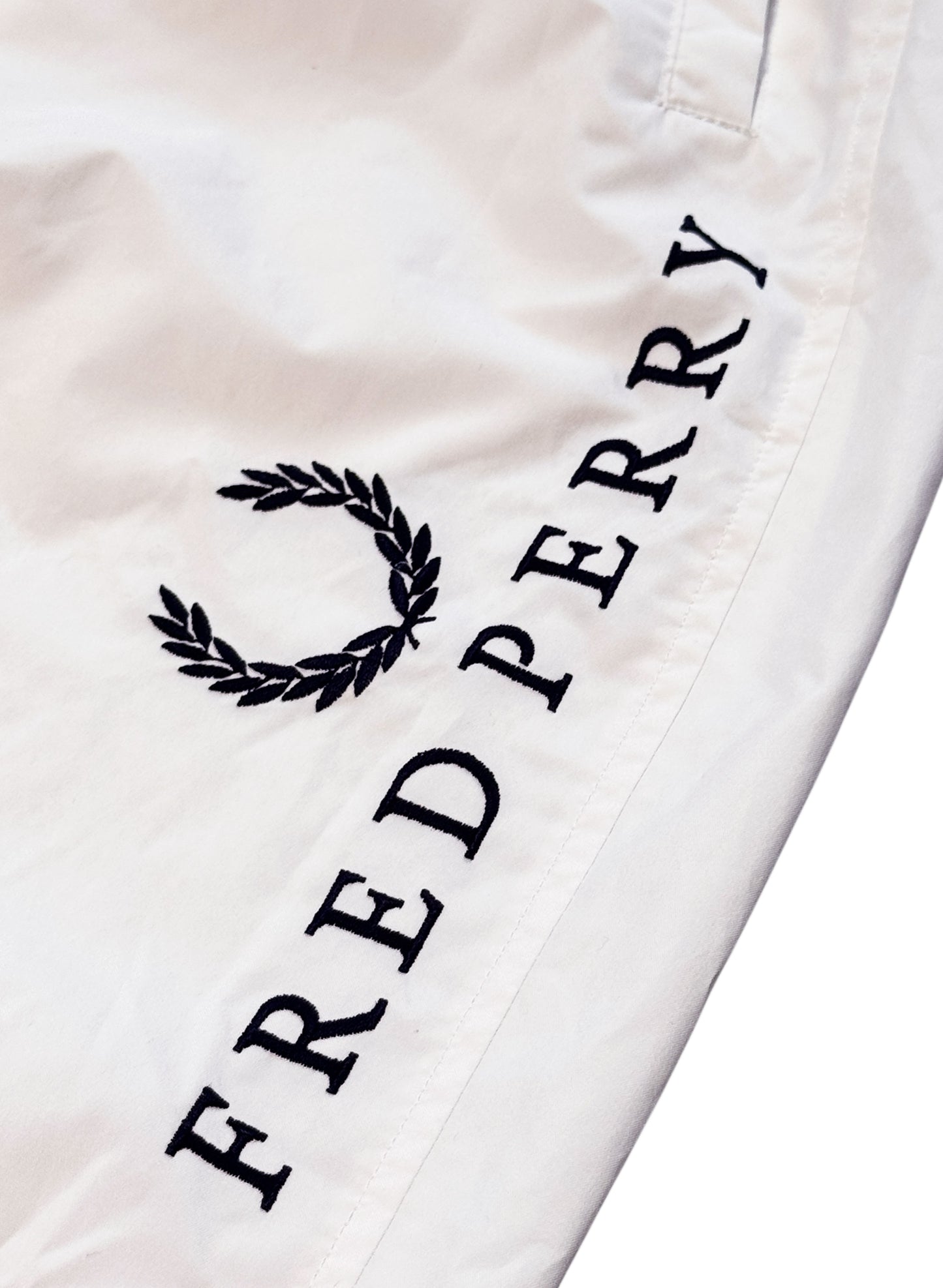 (SUP-569) FRED PERRY NYLON PANTS - WHITE