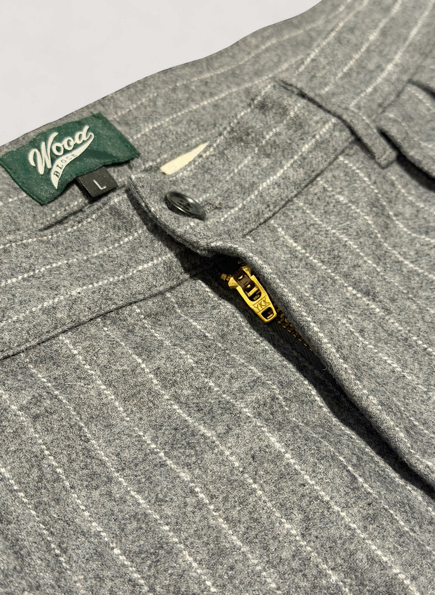 WOODBLOCK 2TUCK STRIPE WOOL TROUSER GREY STRIPE (WB-25AW-009)