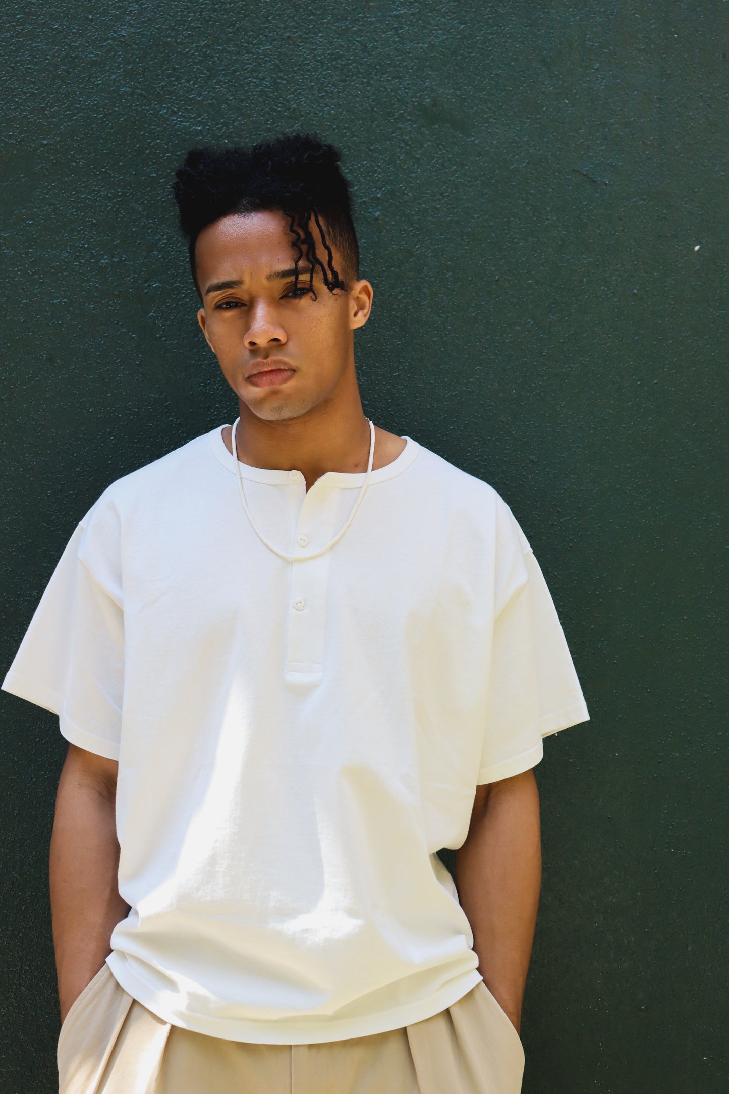 WOODBLOCK S/S WIDE TAPERED SILHOUETTE HENRY NECK T-SHIRT WHITE (WB-26SS-018)