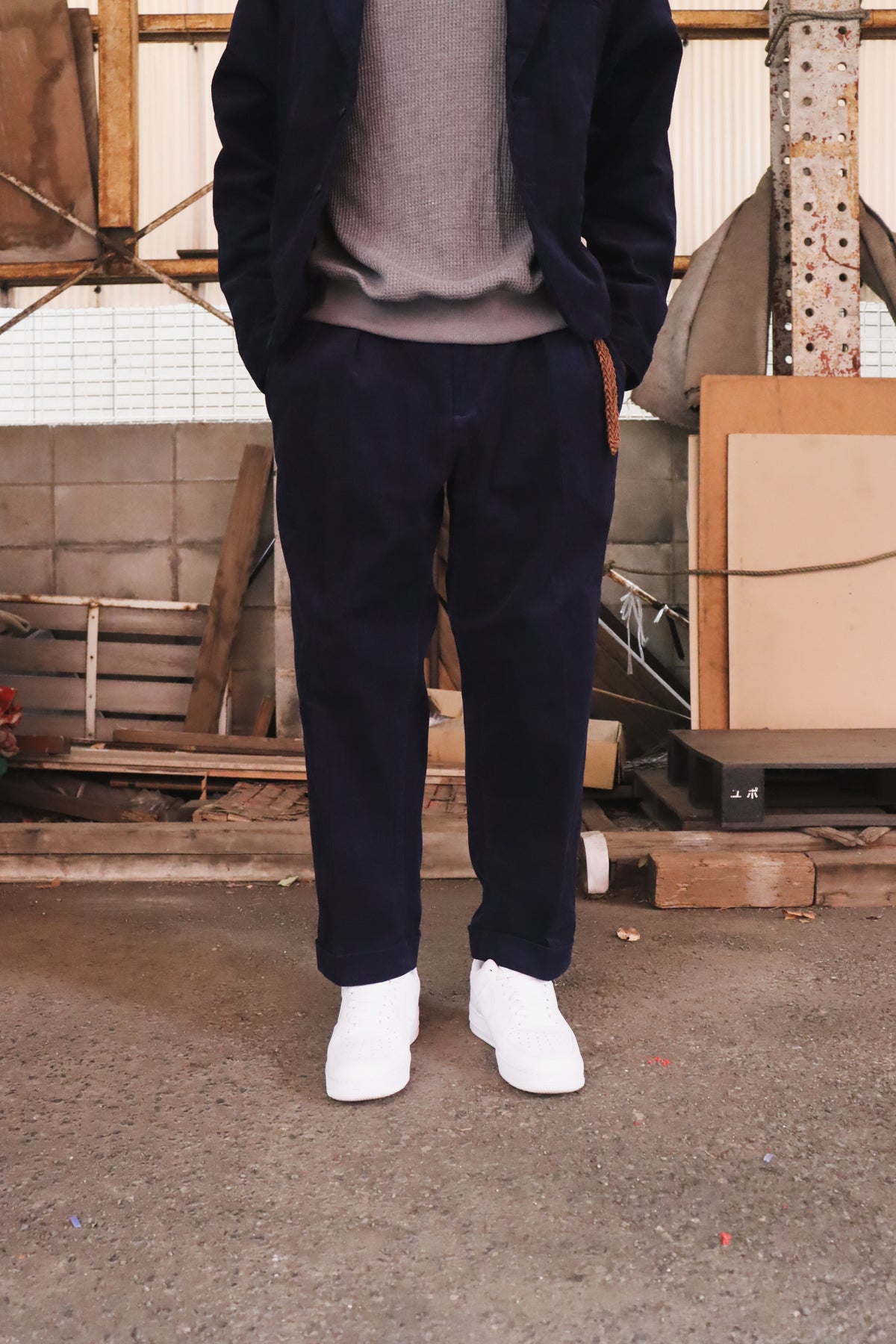WOODBLOCK 2TUCK CORDUROY TROUSERS NAVY (WB-26AW-010)
