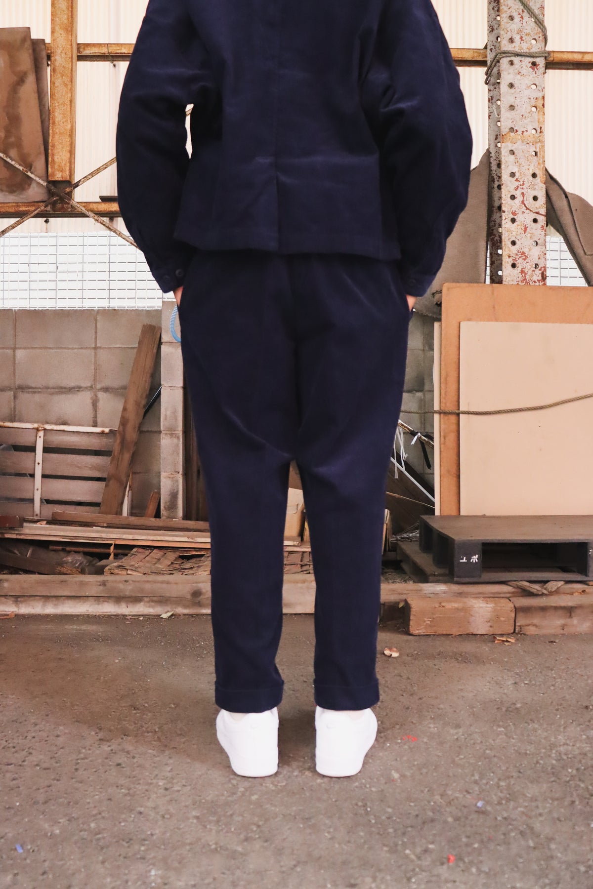 WOODBLOCK 2TUCK CORDUROY TROUSERS NAVY (WB-26AW-010)