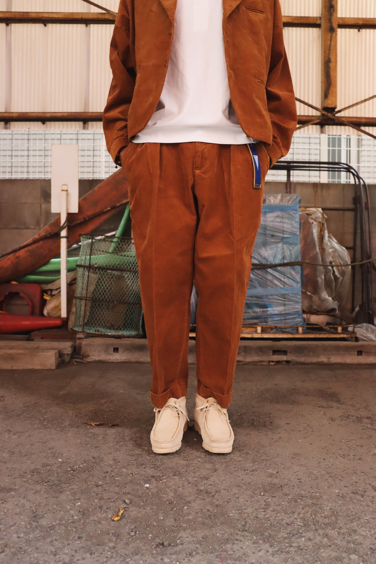 WOODBLOCK 2TUCK CORDUROY TROUSERS CAMEL (WB-26AW-010)