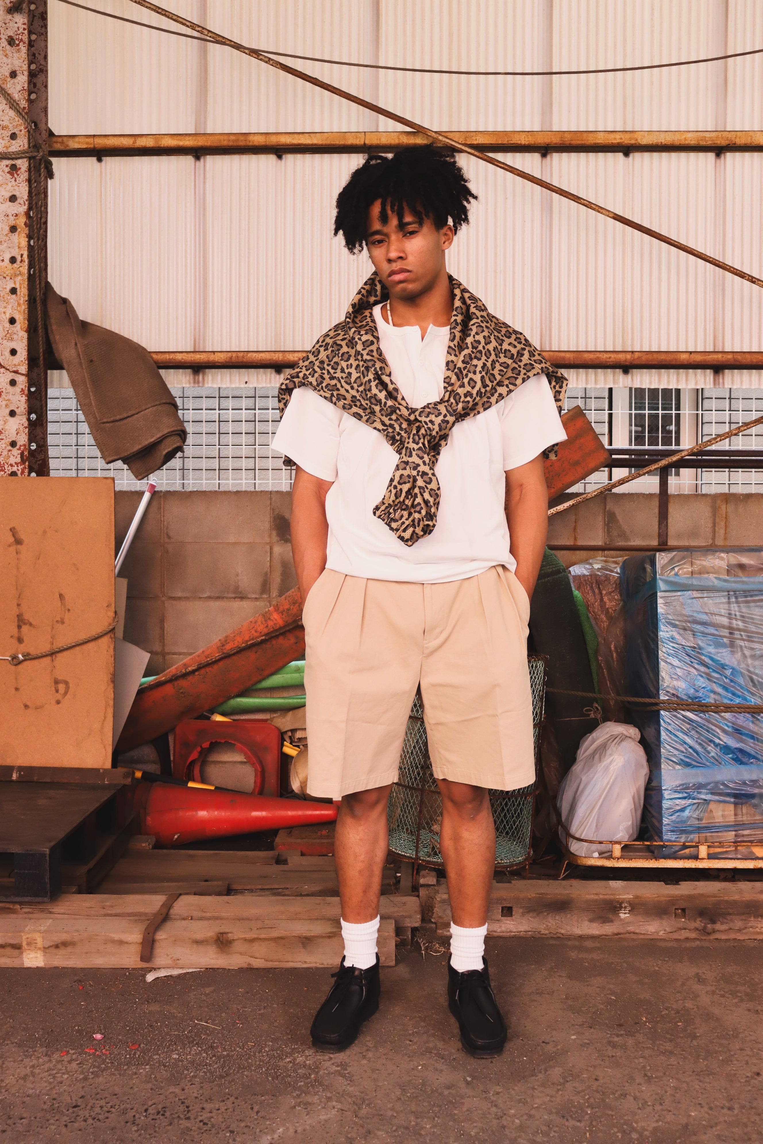 WOODBLOCK 2TUCK CHINO SHORT PANT KHAKI (WB-26SS-017)