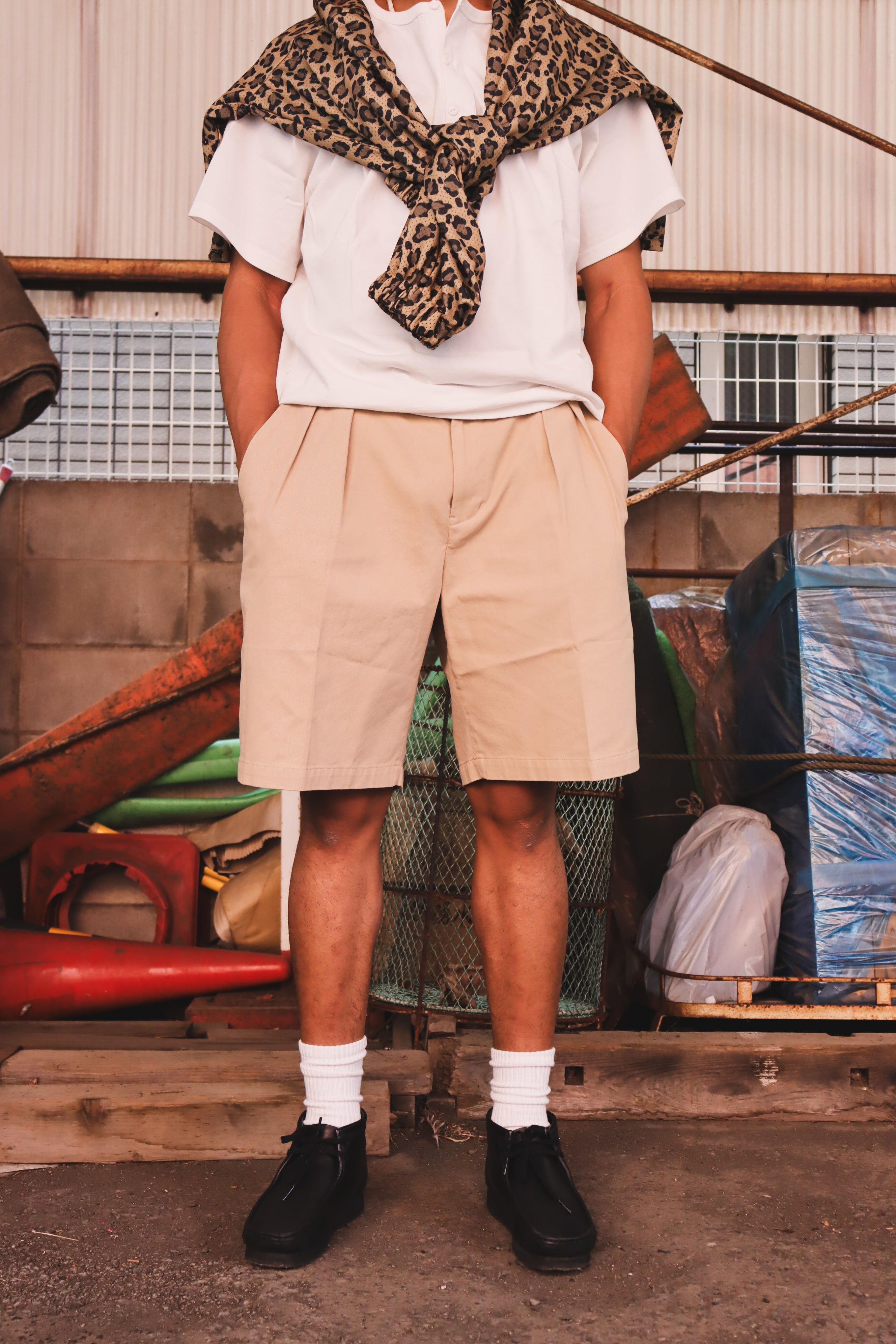 WOODBLOCK 2TUCK CHINO SHORT PANT KHAKI (WB-26SS-017)