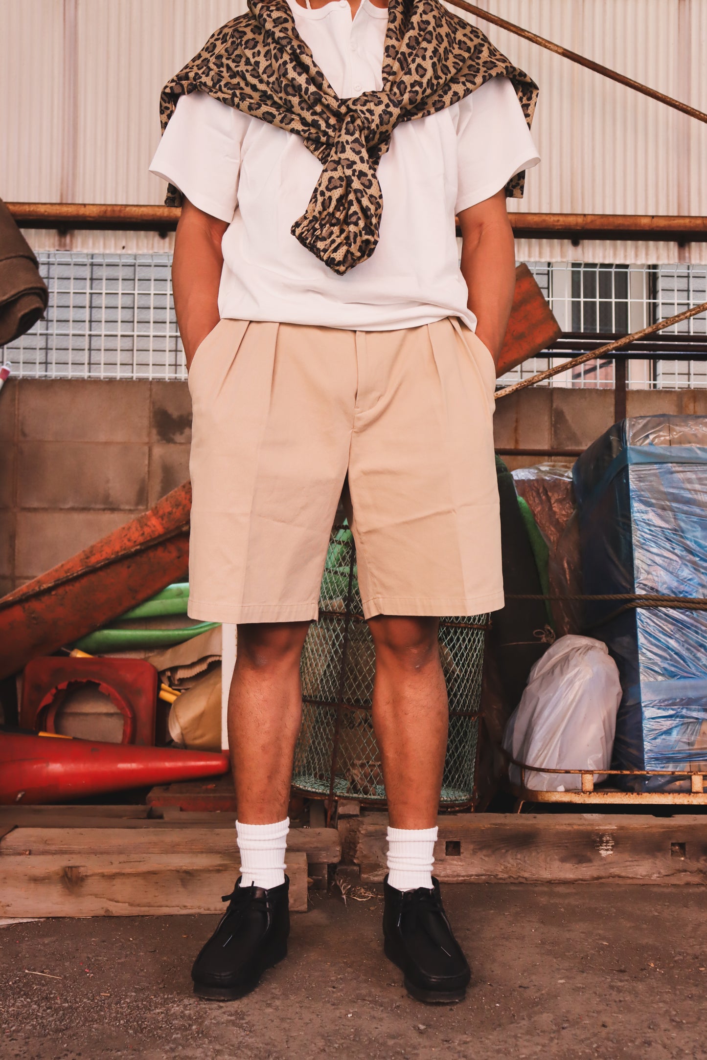 WOODBLOCK 2TUCK CHINO SHORT PANT KHAKI (WB-26SS-017)
