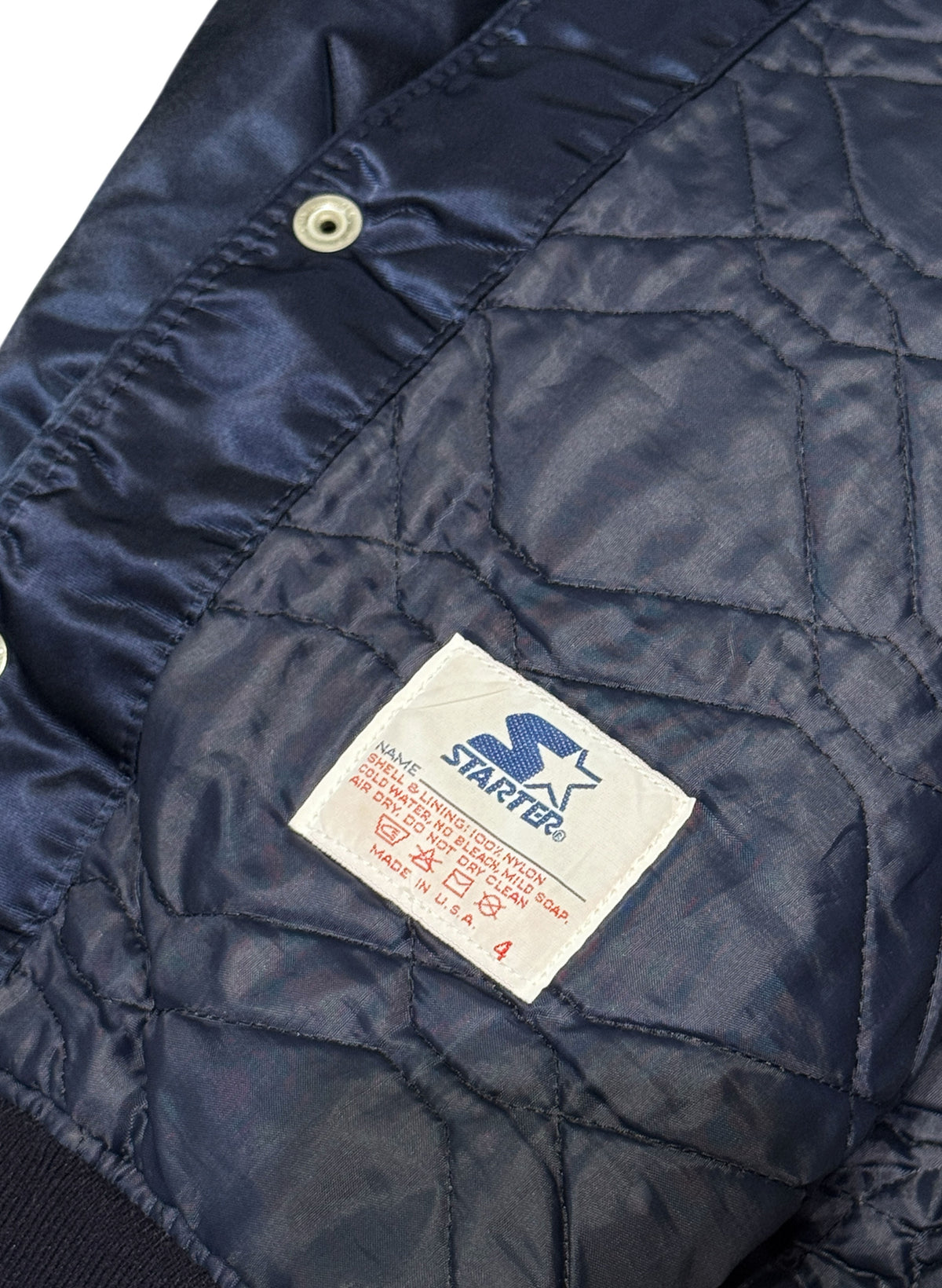 (SUP-866) STARTER NEW YORK YANKEES NYLON STADIUM JACKET - L - MADE IN U.S.A.