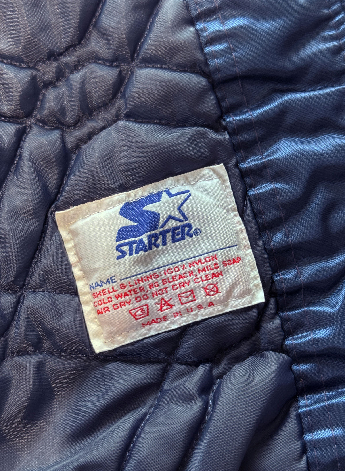 (SUP-762) STARTER NEW YORK YANKEES NYLON STADIUM JACKET - L - MADE IN U.S.A.