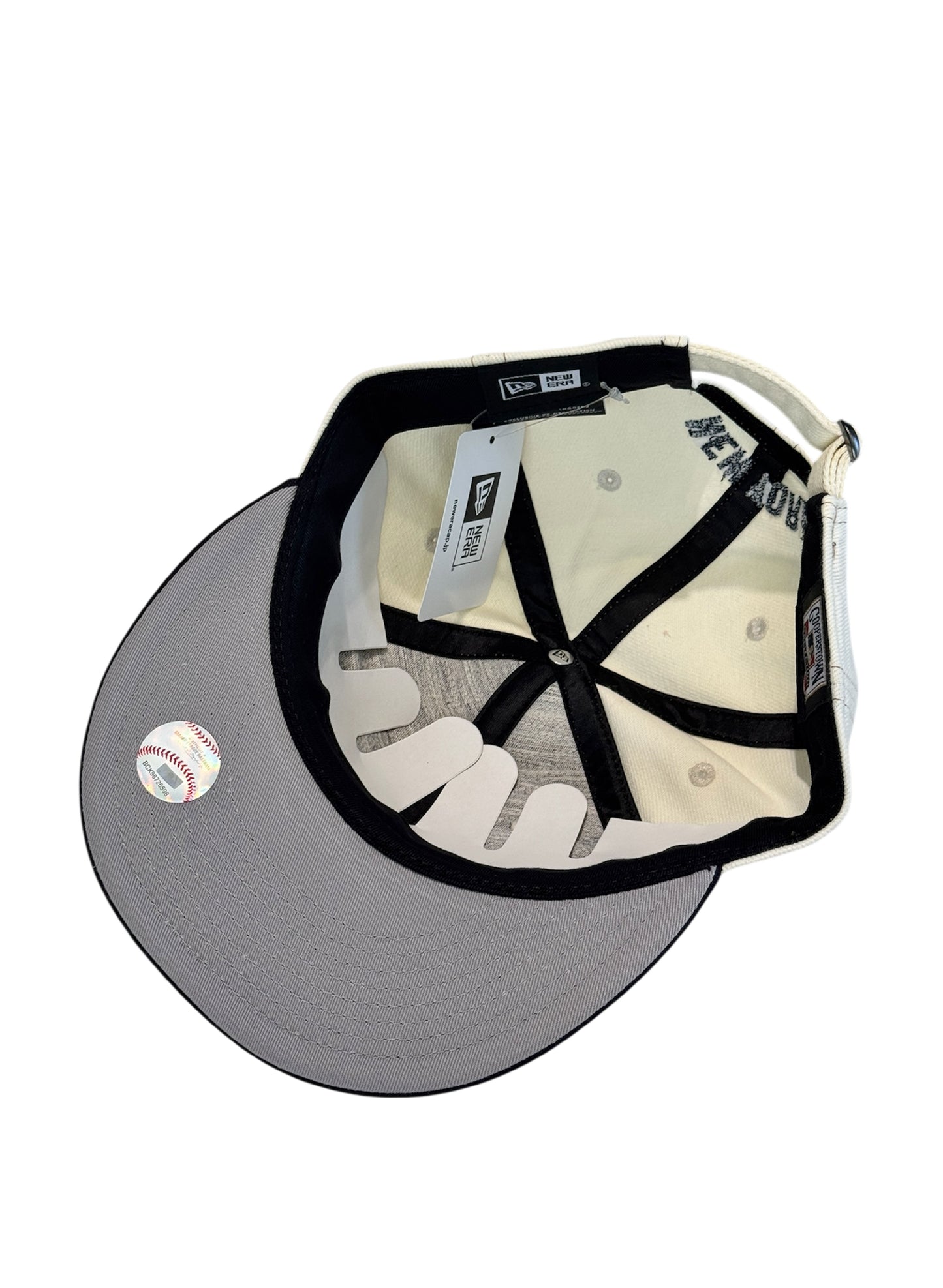 (SUP-465) MoMA x NEWERA YANKEES RETRO CROWN CAP 9FIFTY
