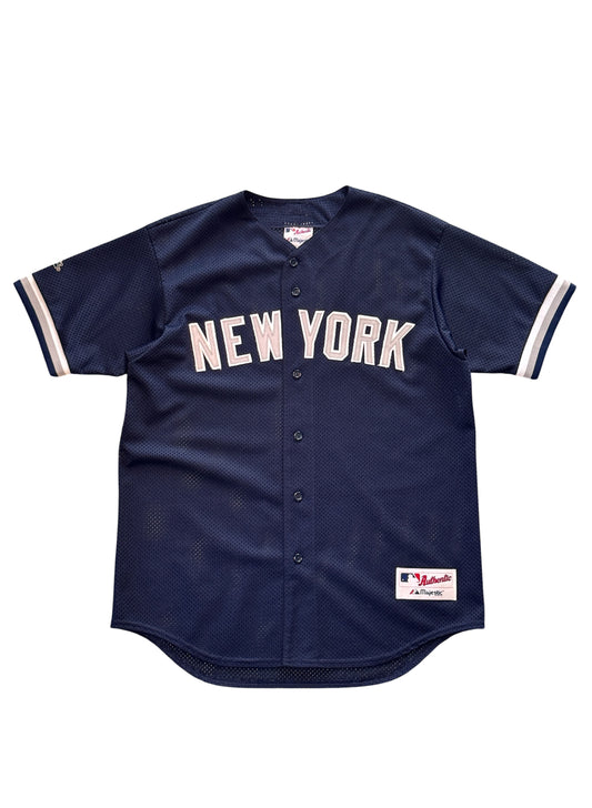 (SUP-381) Majestic NEW YORK YANKEES "NEW YORK" - MADE IN U.S.A.