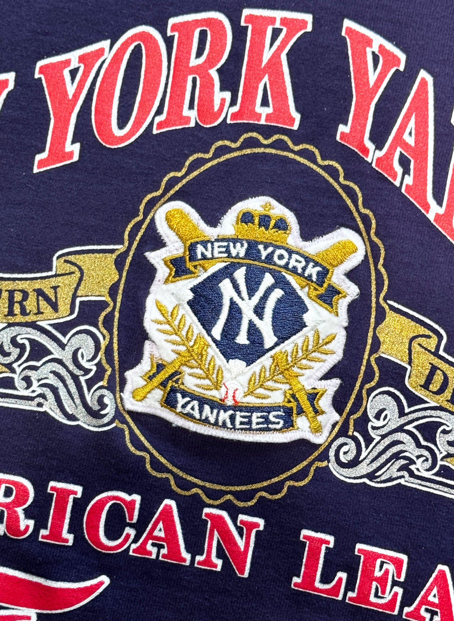 (SUP-623) 90s NUTMEG NEW YORK YANKEES "CUT OFF" TEE - MADE IN U.S.A.