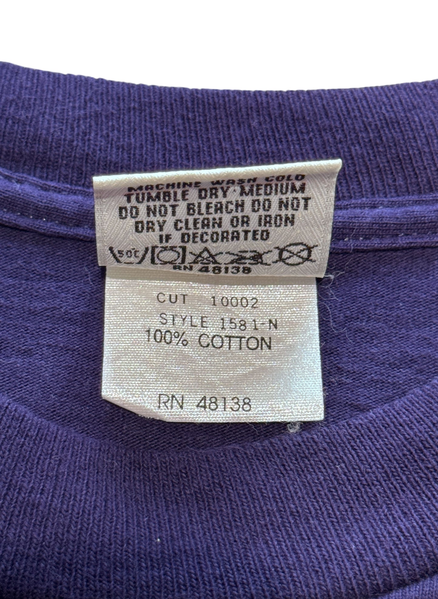 (SUP-623) 90s NUTMEG NEW YORK YANKEES "CUT OFF" TEE - MADE IN U.S.A.