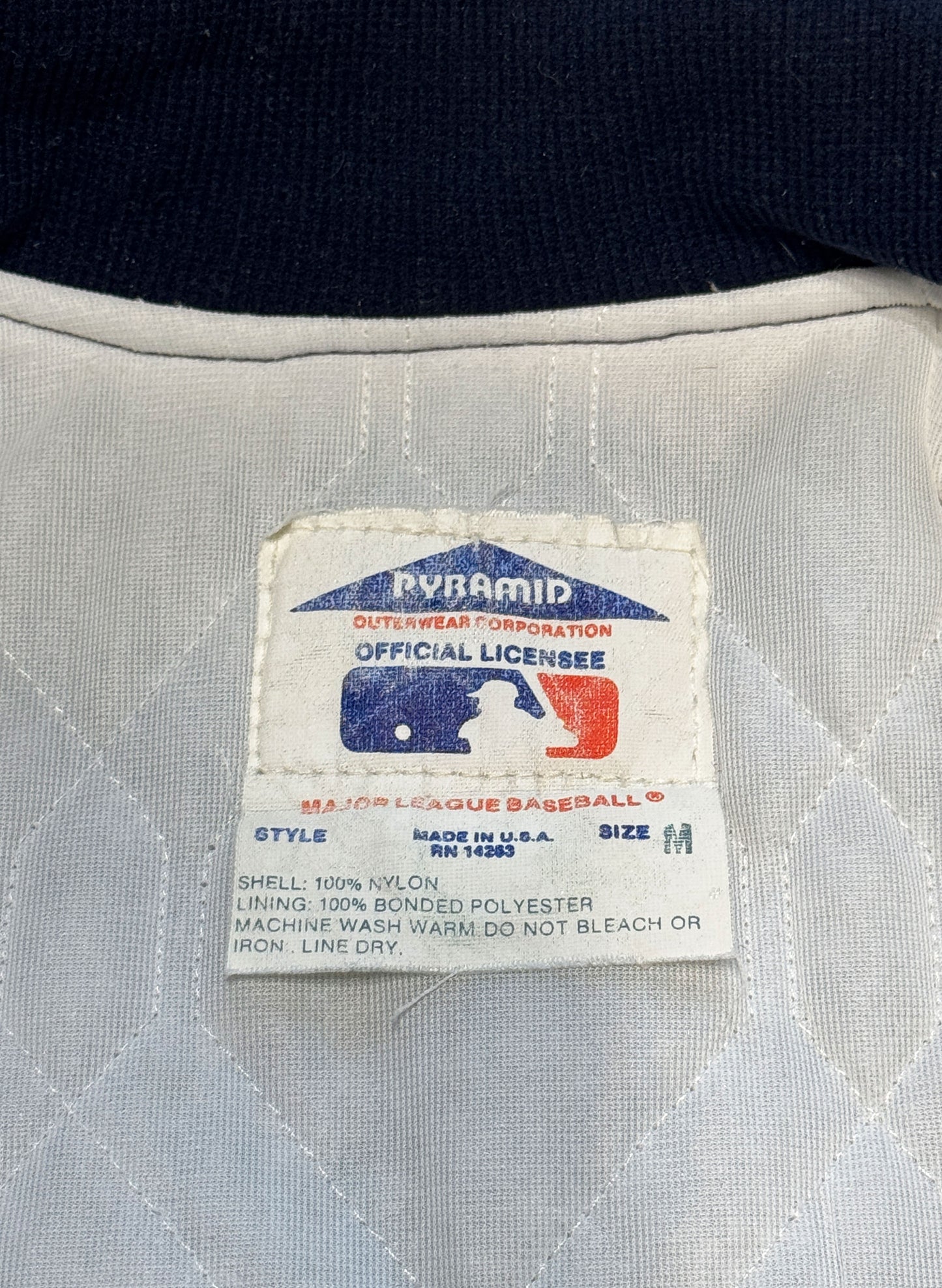 (SUP-555) PYRAMID NEW YORK YANKEES RAGLAN QUILTING NYLON STADIUM JACKET - M - MADE IN U.S.A.