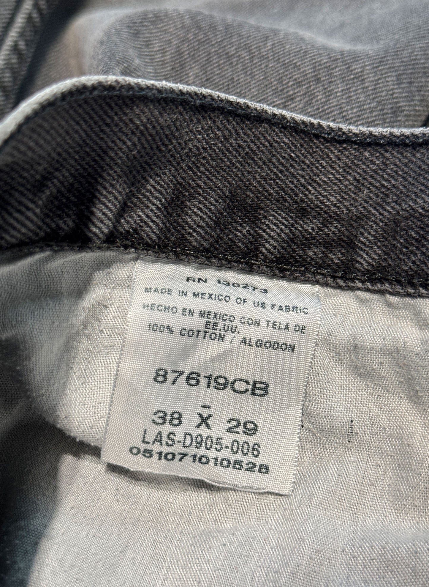 (SUP-447) RUSTLER BLACK FADE DENIM - W38 x L29 - MADE IN MEXICO