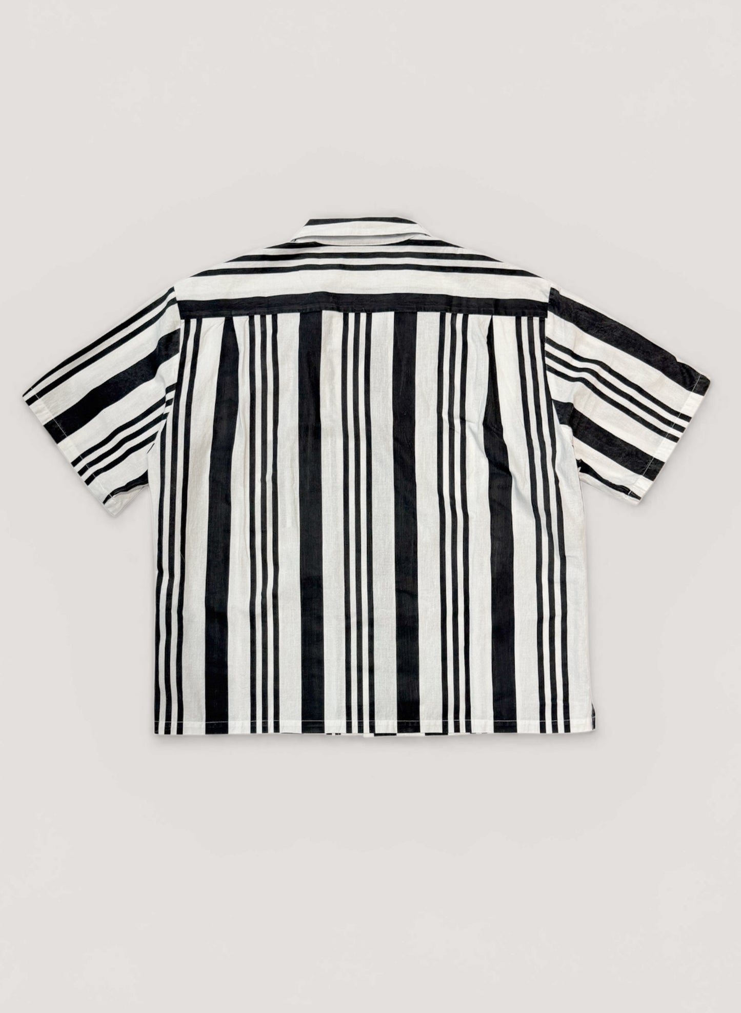 FLYING DUTCHMAN + OMAKASE + WOODBLOCK S/S STRIPE OPEN COLLAR SHIRT WHITE/BLACK (WB-26SS-016)