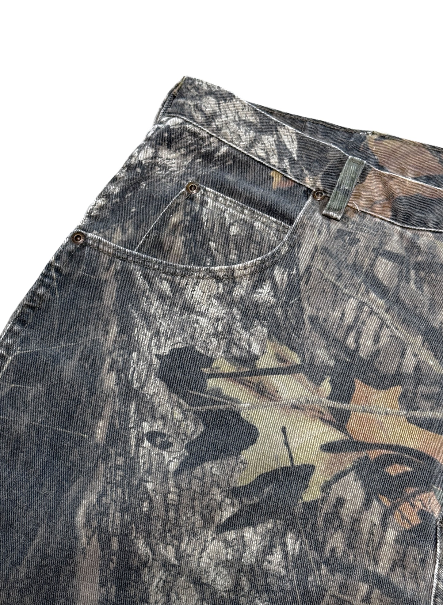 (SUP-754) Wrangler REAL TREE CAMO "CUT OFF" SHORTS