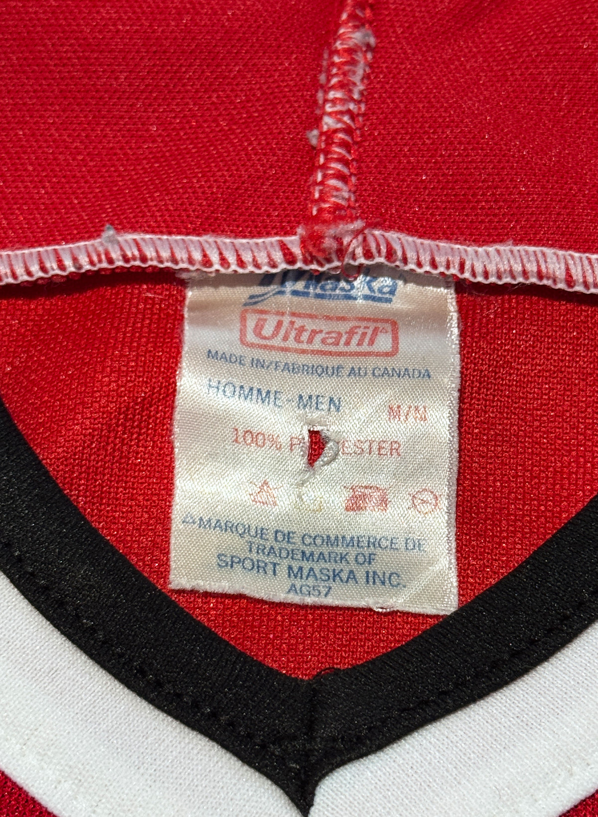 (SUP-852) 90s CCM HOCKEY JERSEY "BLACKHAWKS SOLID" - M - MADE IN CANADA