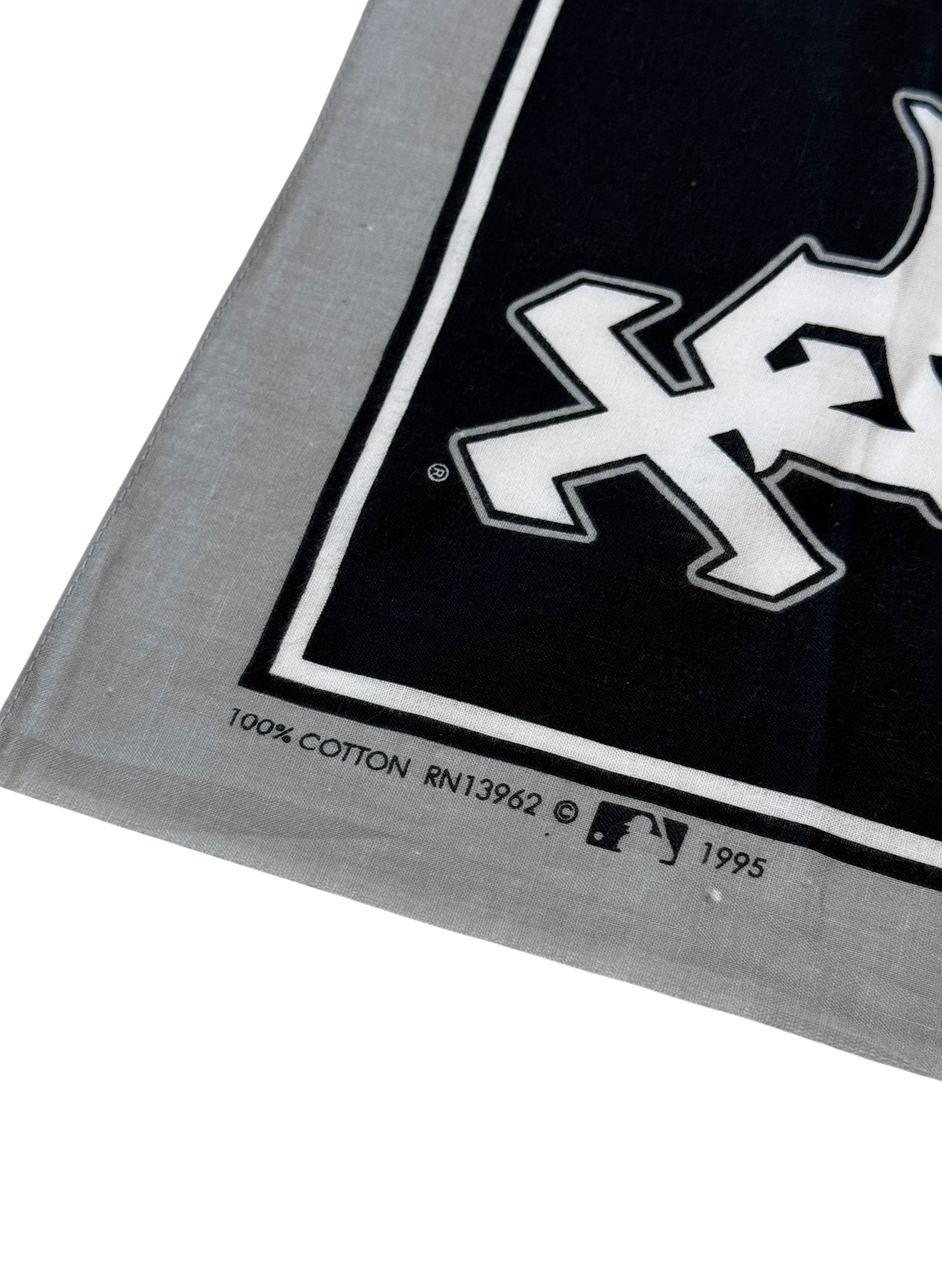 (SUP-713) VINTAGE 1995 MLB CHICAGO WHITE SOX BANDANA