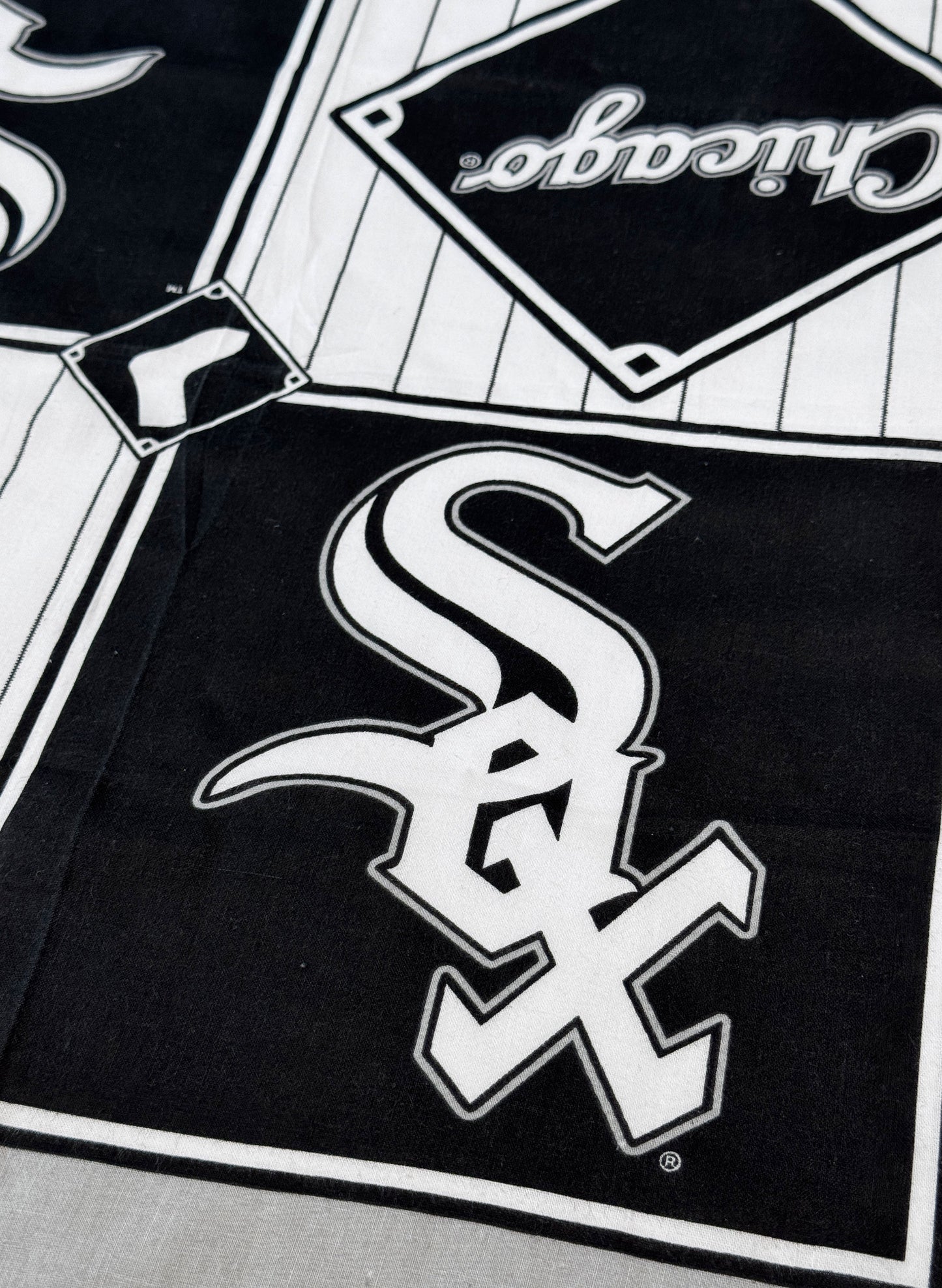 (SUP-713) VINTAGE 1995 MLB CHICAGO WHITE SOX BANDANA
