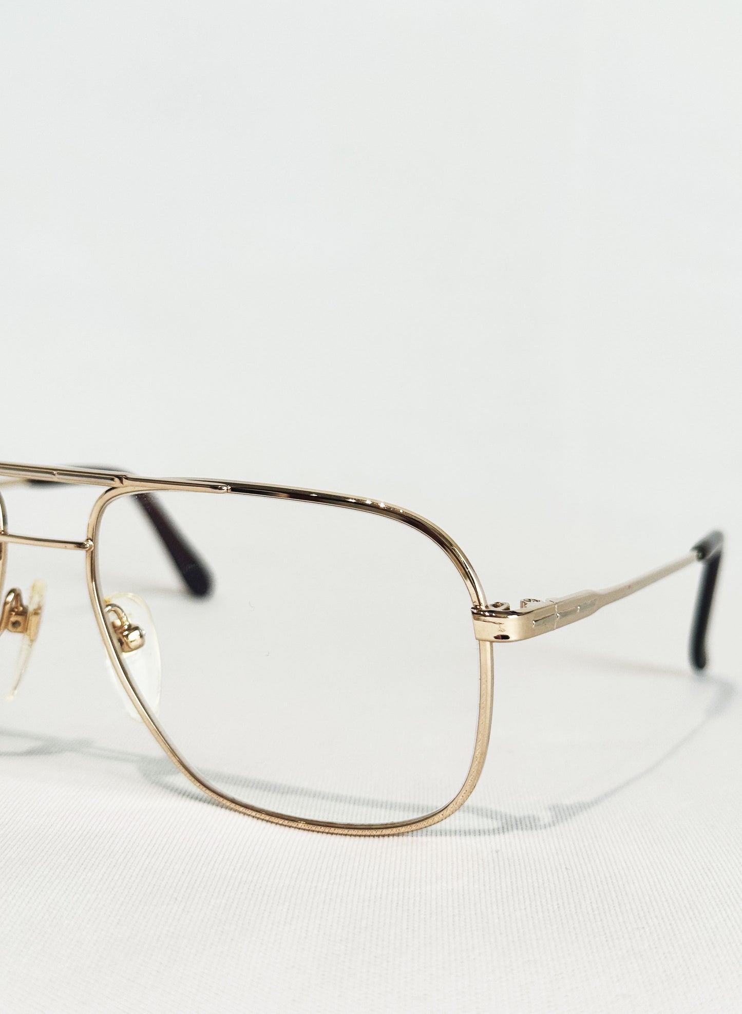 (SUP-538) 90s VINTAGE TWO BRIDGE GOLD FRAME GLASSES - Nikon TITEX