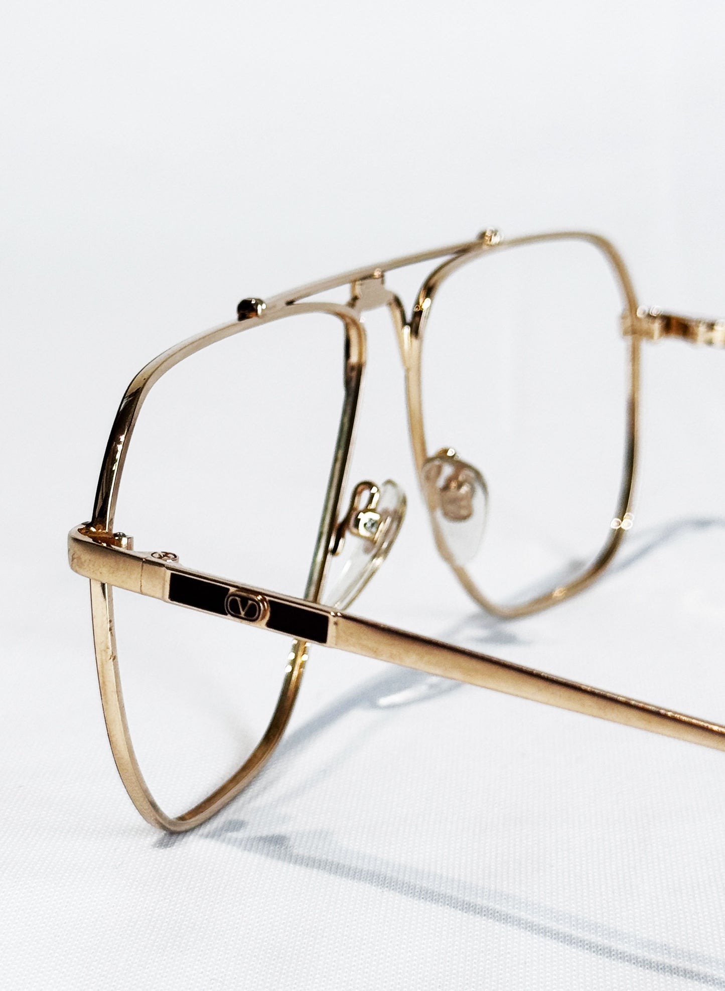 (SUP-788) VINTAGE TWO BRIDGE GOLD GLASSES - Valentino Garavani（レンズなし）