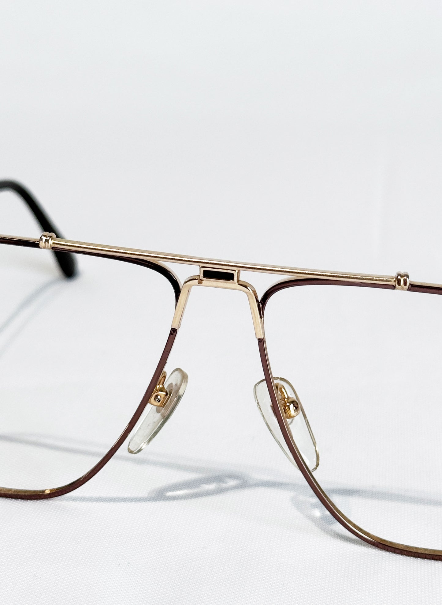 (SUP-788) VINTAGE TWO BRIDGE GOLD GLASSES - Valentino Garavani（レンズなし）