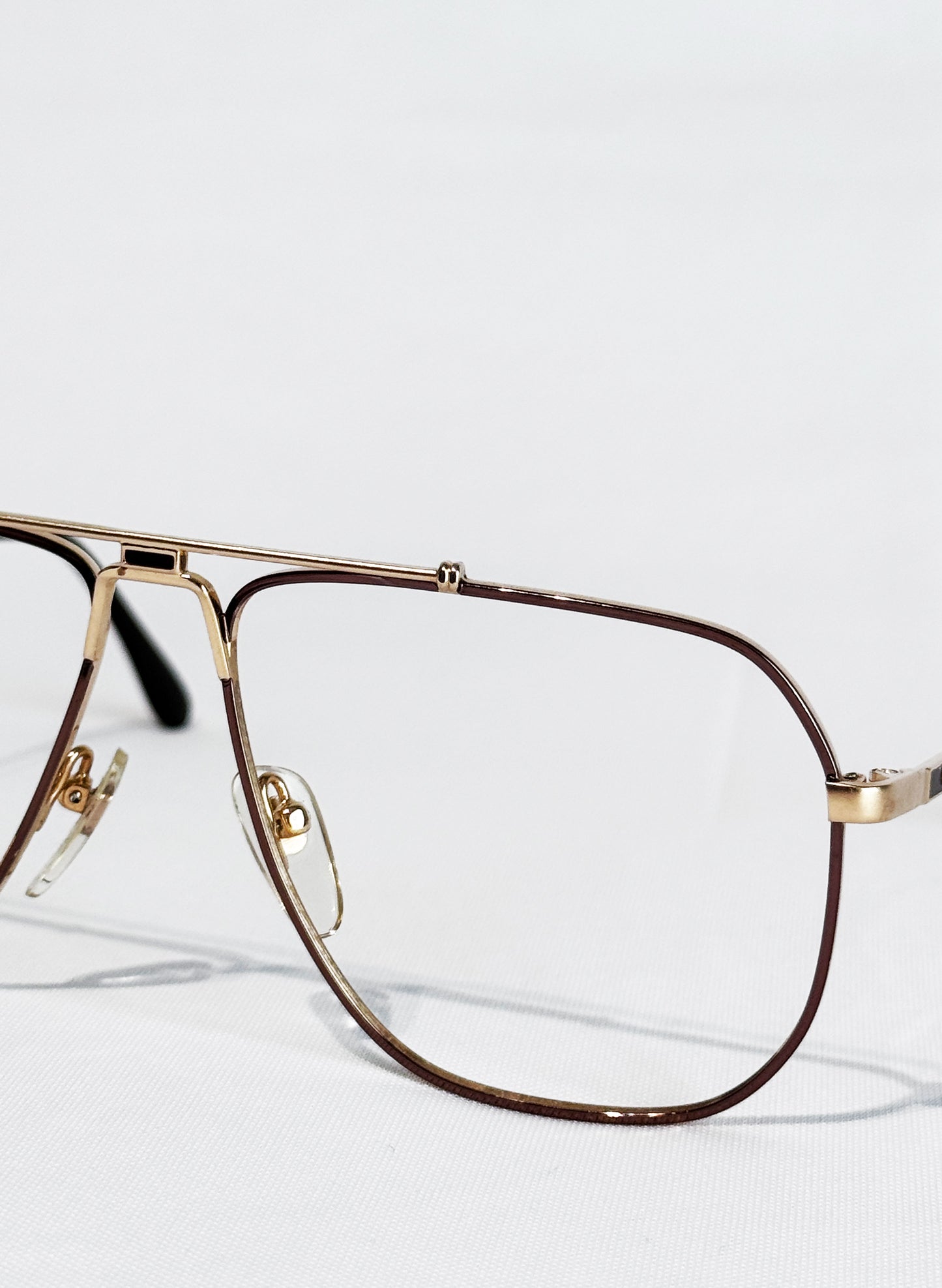 (SUP-788) VINTAGE TWO BRIDGE GOLD GLASSES - Valentino Garavani（レンズなし）