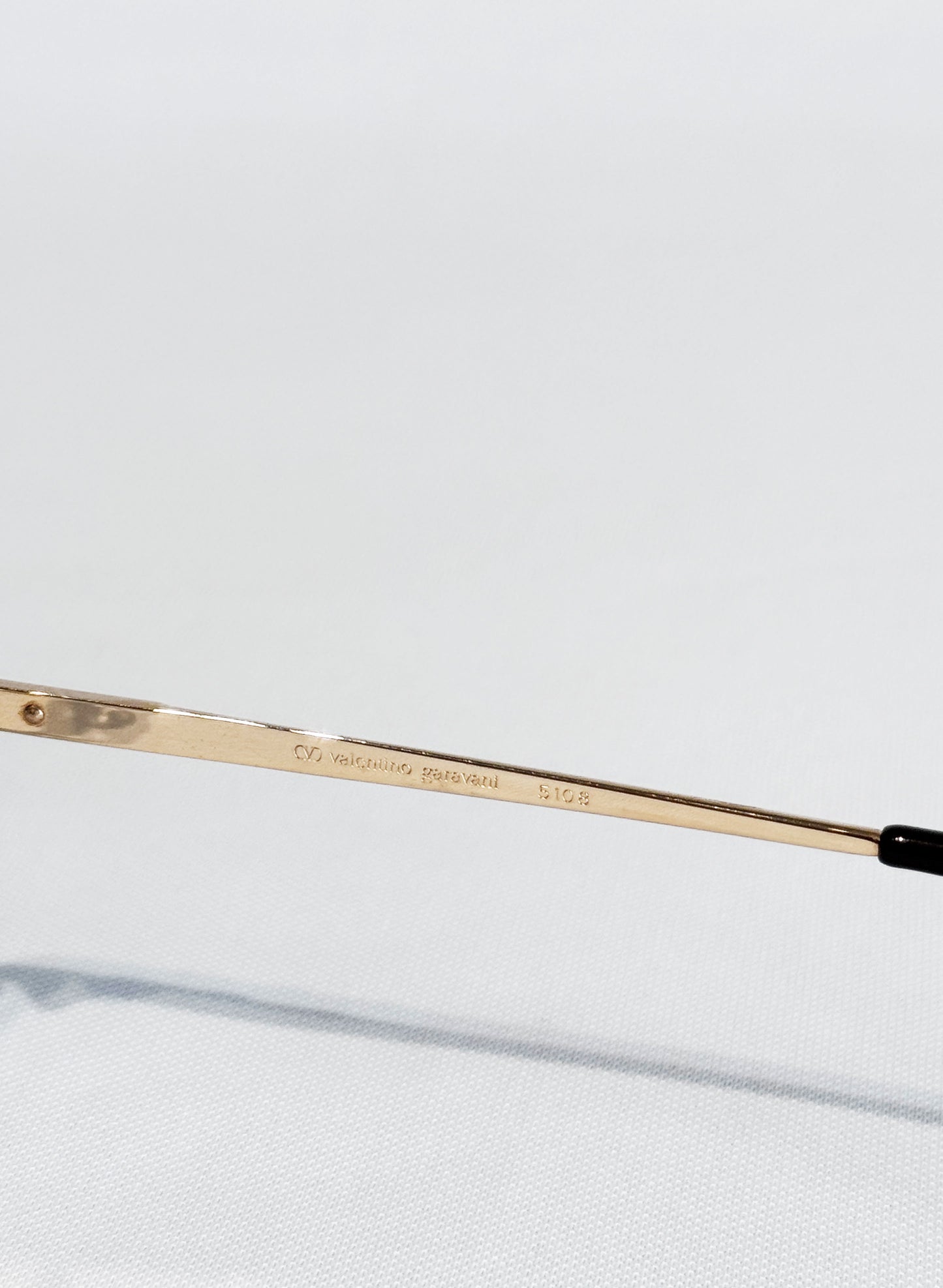 (SUP-788) VINTAGE TWO BRIDGE GOLD GLASSES - Valentino Garavani（レンズなし）