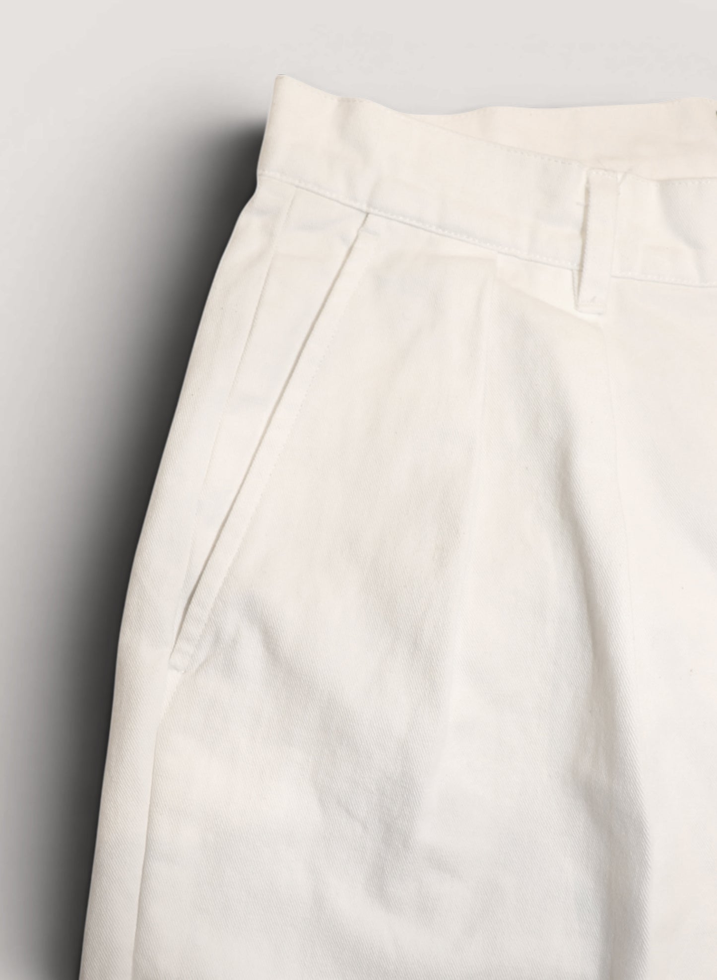 WOODBLOCK 2TUCK CHINO SHORT PANT WHITE (WB-26SS-017)