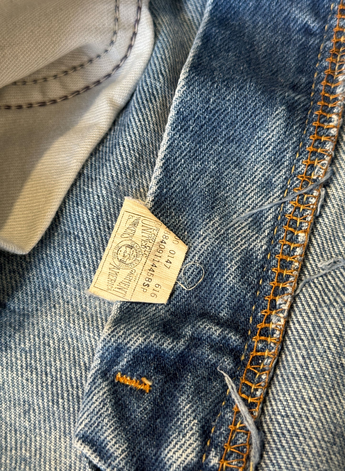 (SUP-120)  LEE "200" DENIM - MADE IN CANADA  (W34)