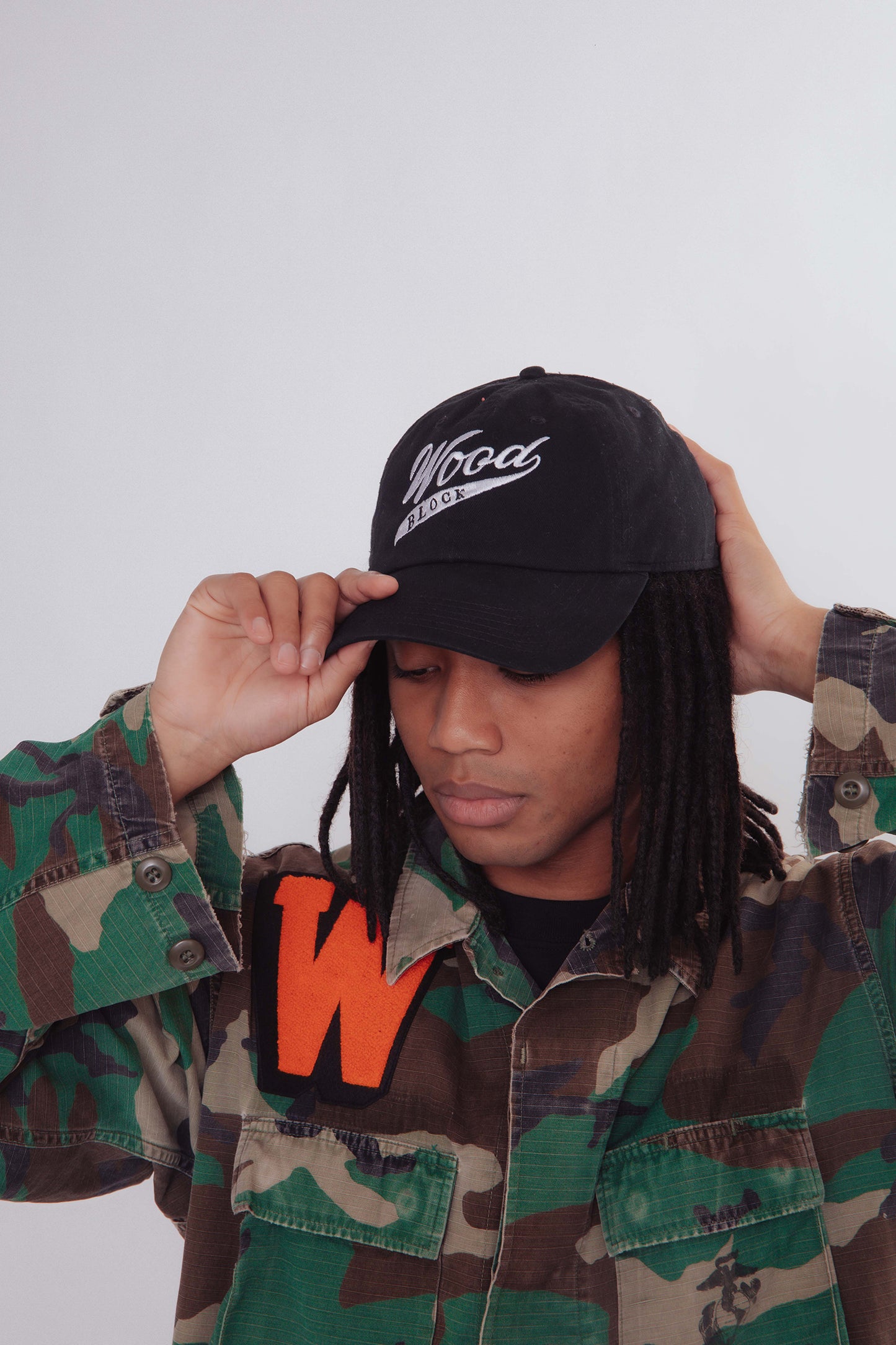 WOODBLOCK SCRIPT LOGO CAP