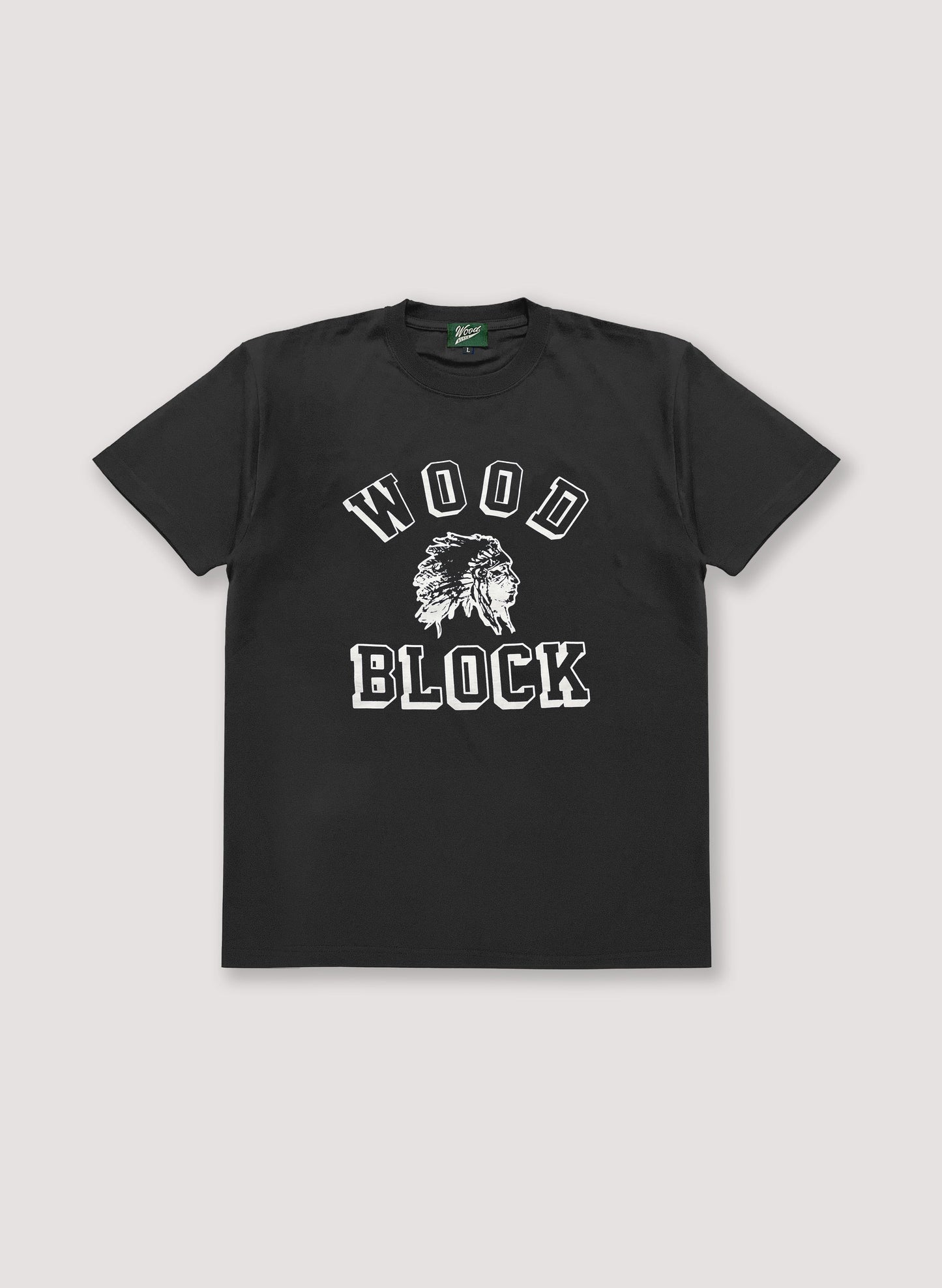 WOODBLOCK CHIEF HEAD COLLEGE LOGO TEE(BLACK)