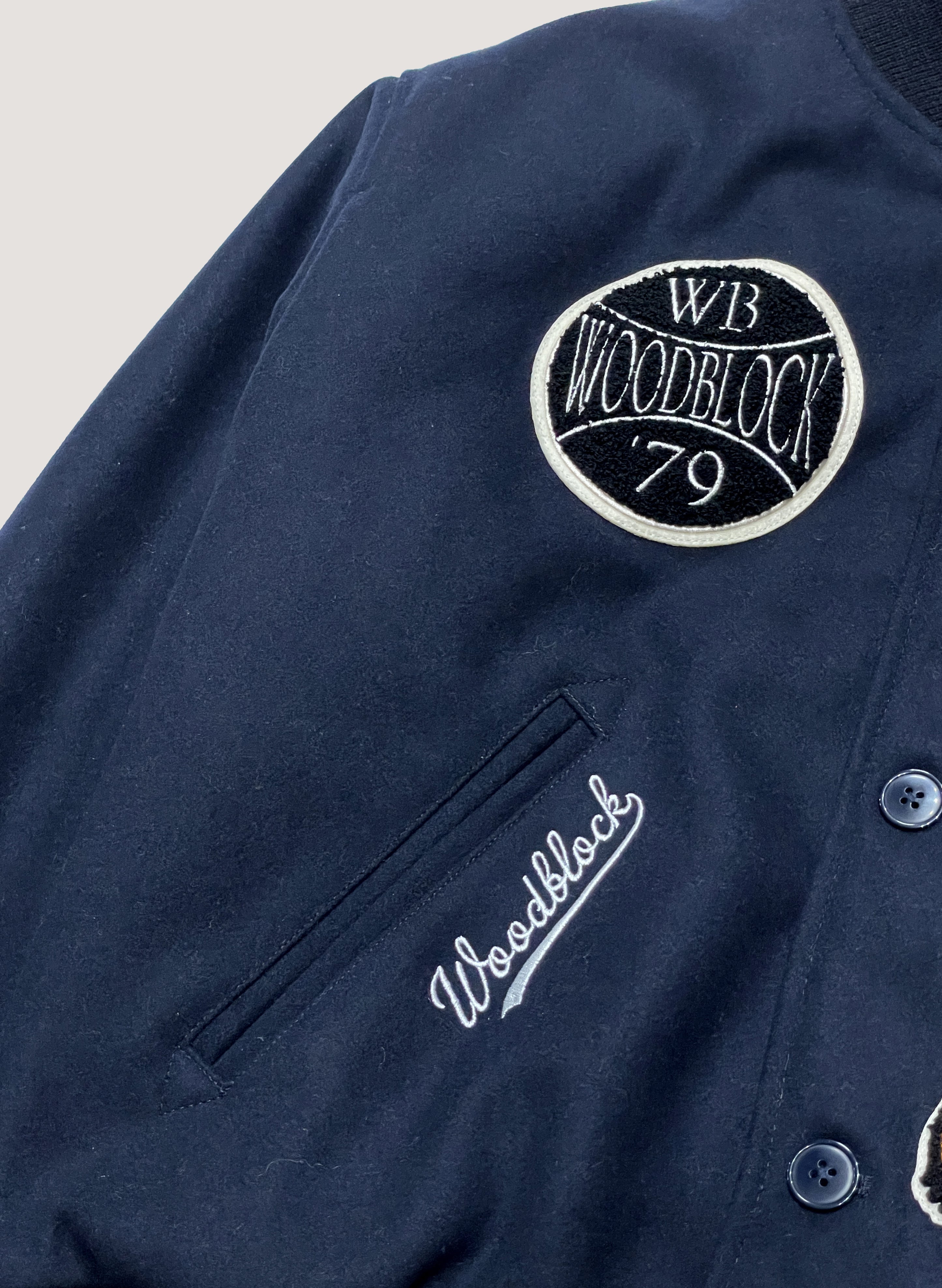 WOODBLOCK CHENILLE PATCHED MELTON VARSITY JACKET NAVY(WB-23AW-039)